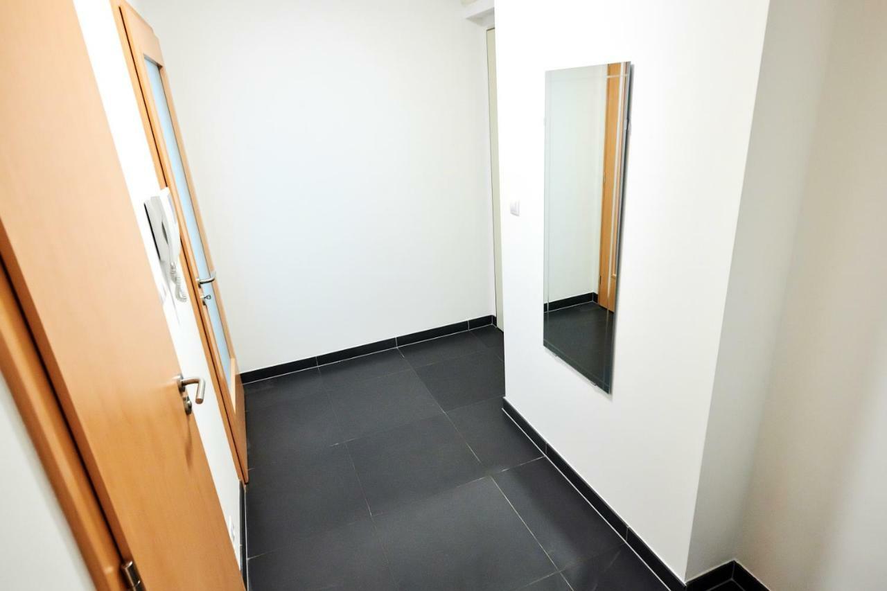 Krakovska 13 * Praga